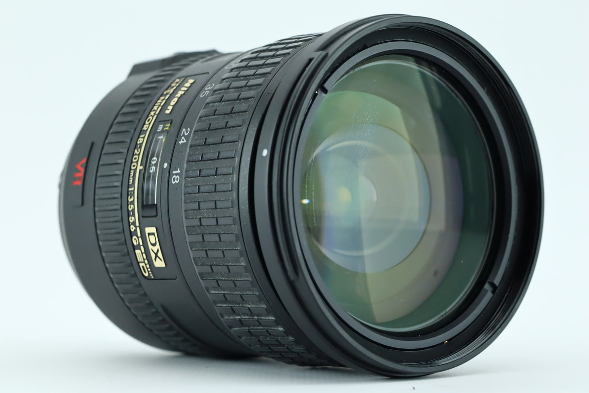 Nikon AF-S Nikkor 18-200mm 3,5-5,6 DX