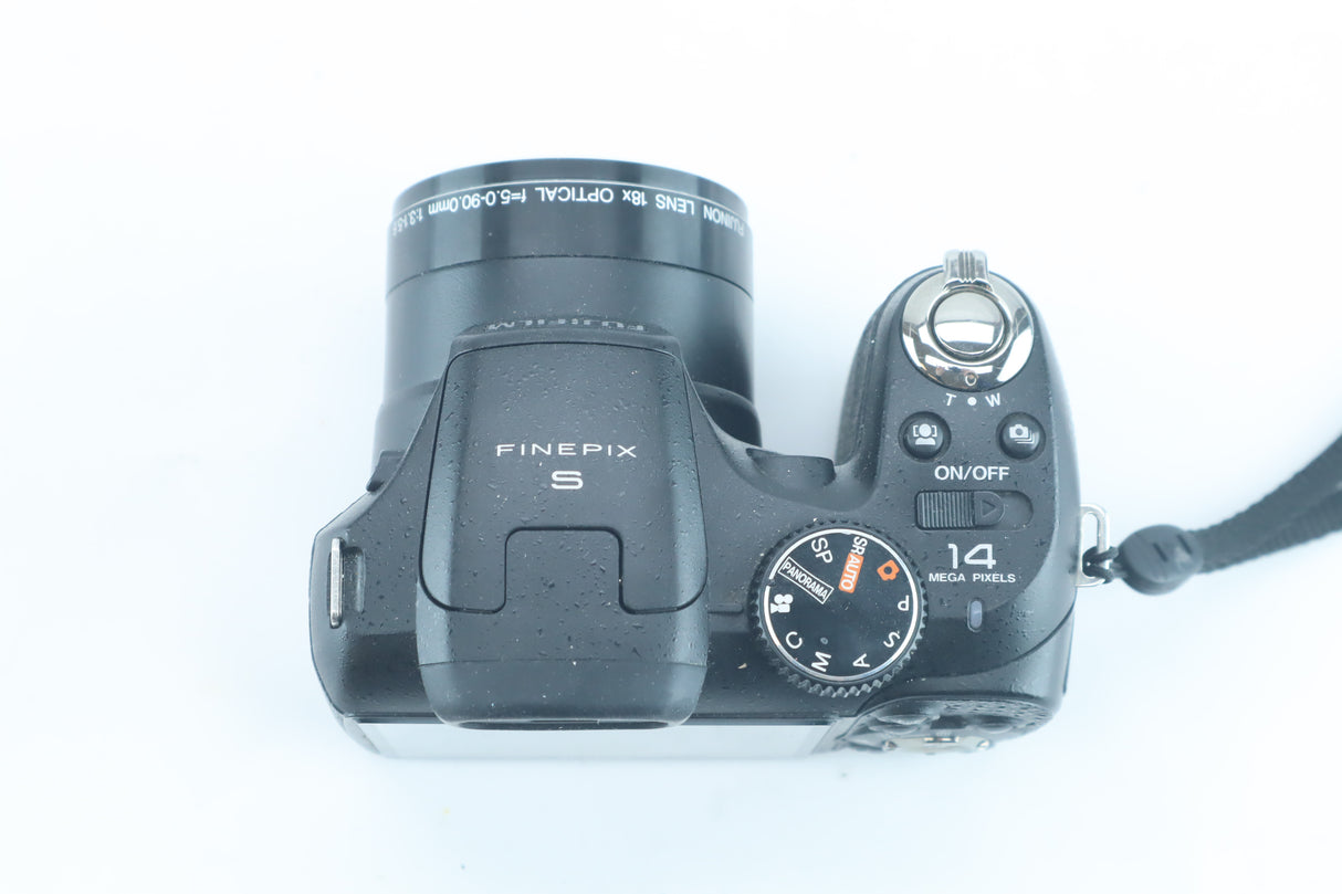 Fujifilm FinePix S2960 with 18× optical zoom