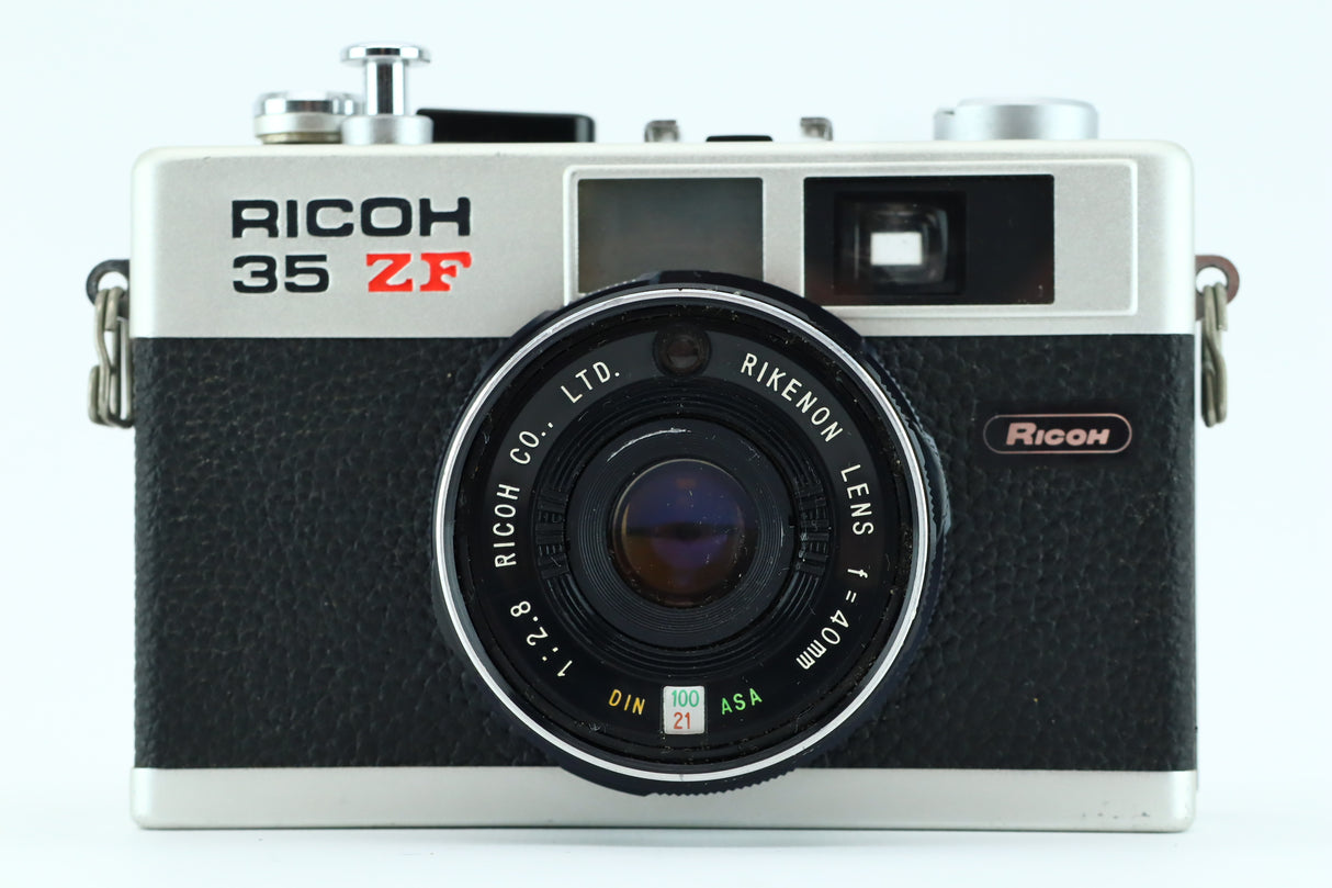 Ricoh 35 ZF + 40mm 2.8