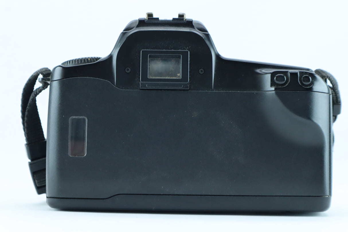 Canon EOS 1000FN with Canon EF 80–200mm f/4.5–5.6