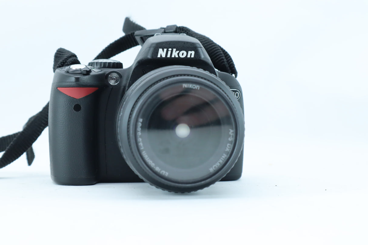 Nikon D40 with AF-S DX Nikkor 18–55mm f/3.5–5.6G II ED