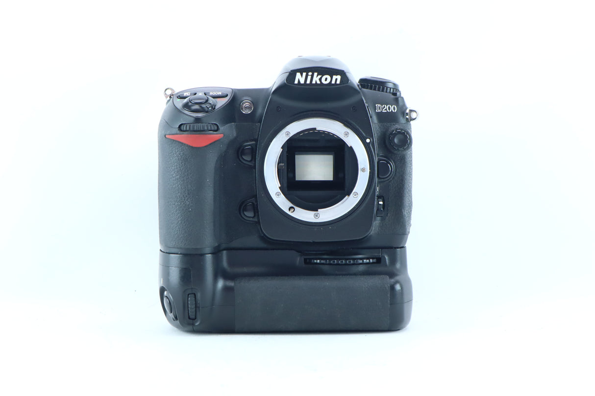 Nikon D200 (Body Only)