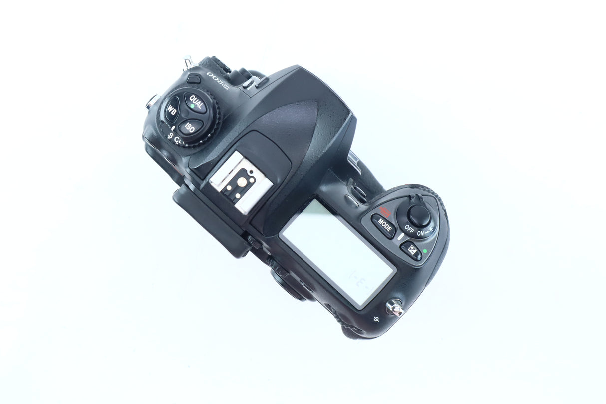 Nikon D200 (Body Only)