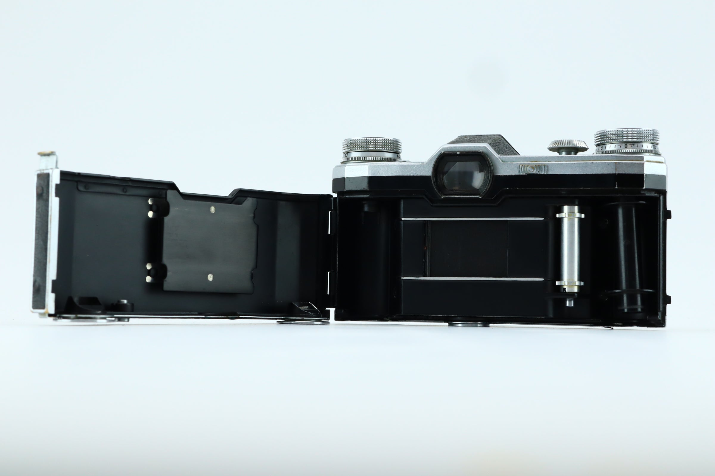 Zeiss Ikon VEB Contax D – Hard to Find Camera Store