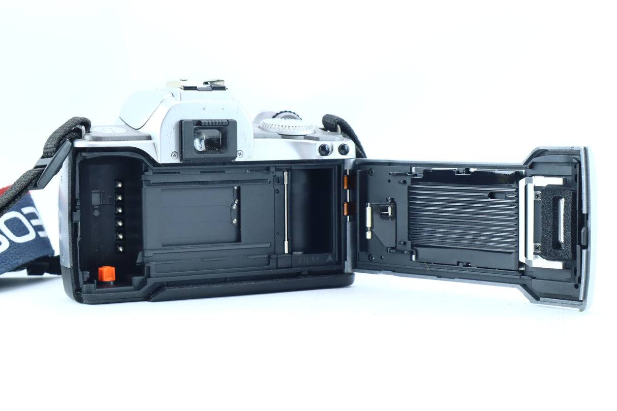Canon EOS 300V with EF 28-90mm f/4-5.6 II