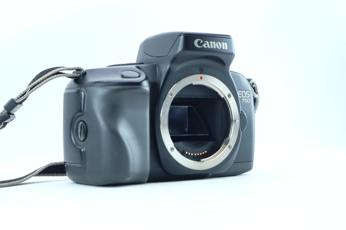 Canon EOS 750