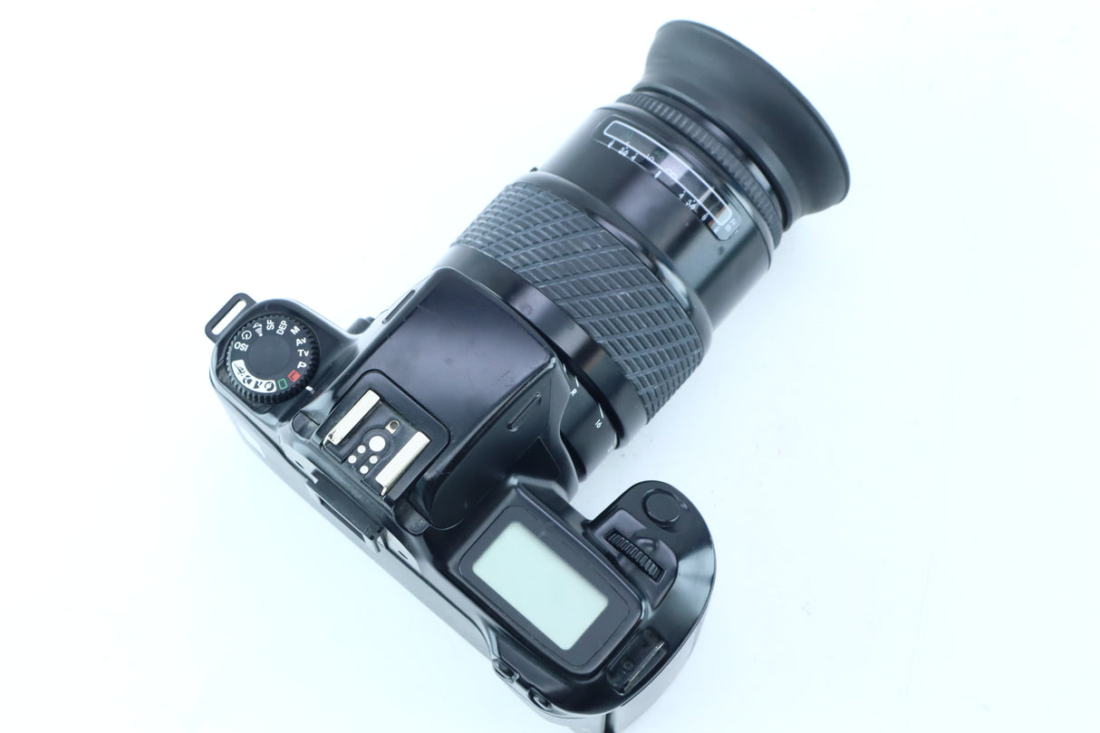 Canon EOS 1000F N with Exakta 35-135mm f/3.5-4.5 MC Macro