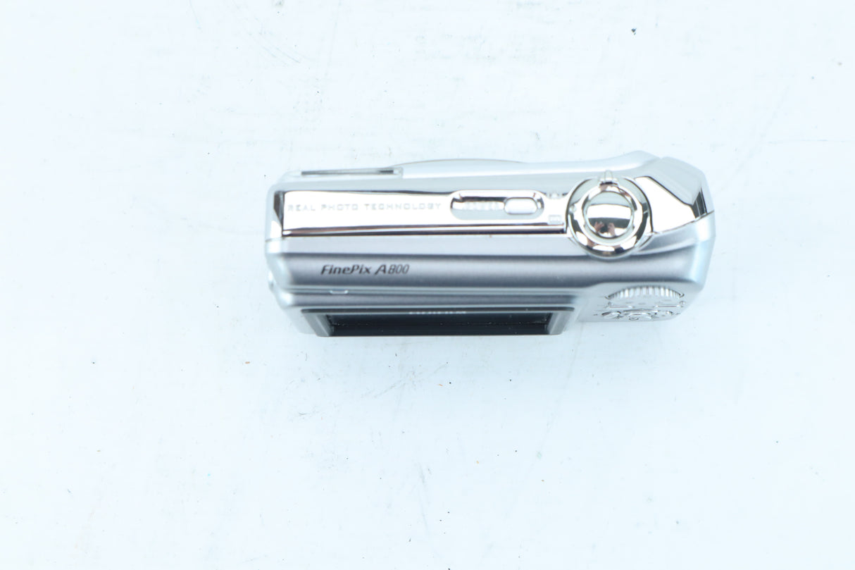Fujifilm FinePix A800 + 8.3 Megapixel Super CCD