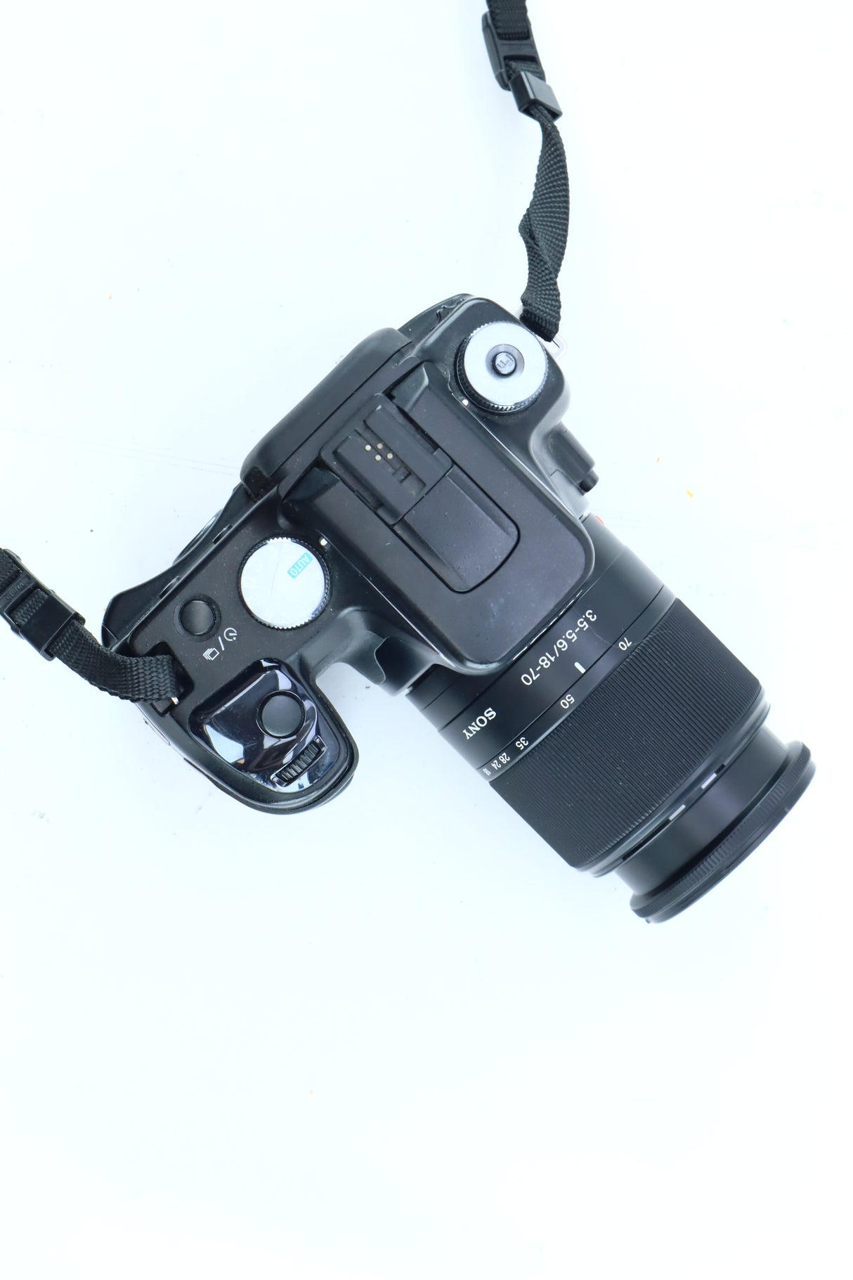 Sony Alpha DSLR Camera & DT 18-70mm Zoom Lens Kit