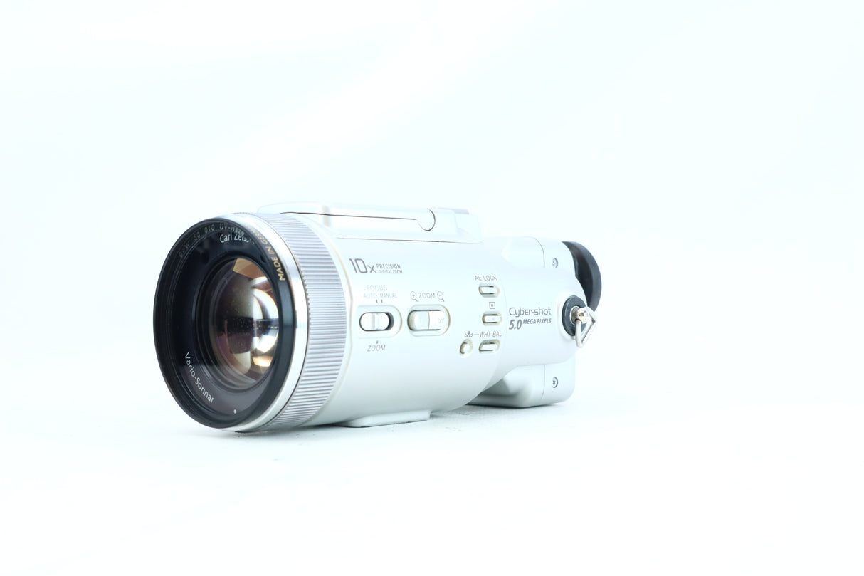 Sony Cyber-shot DSC-F717