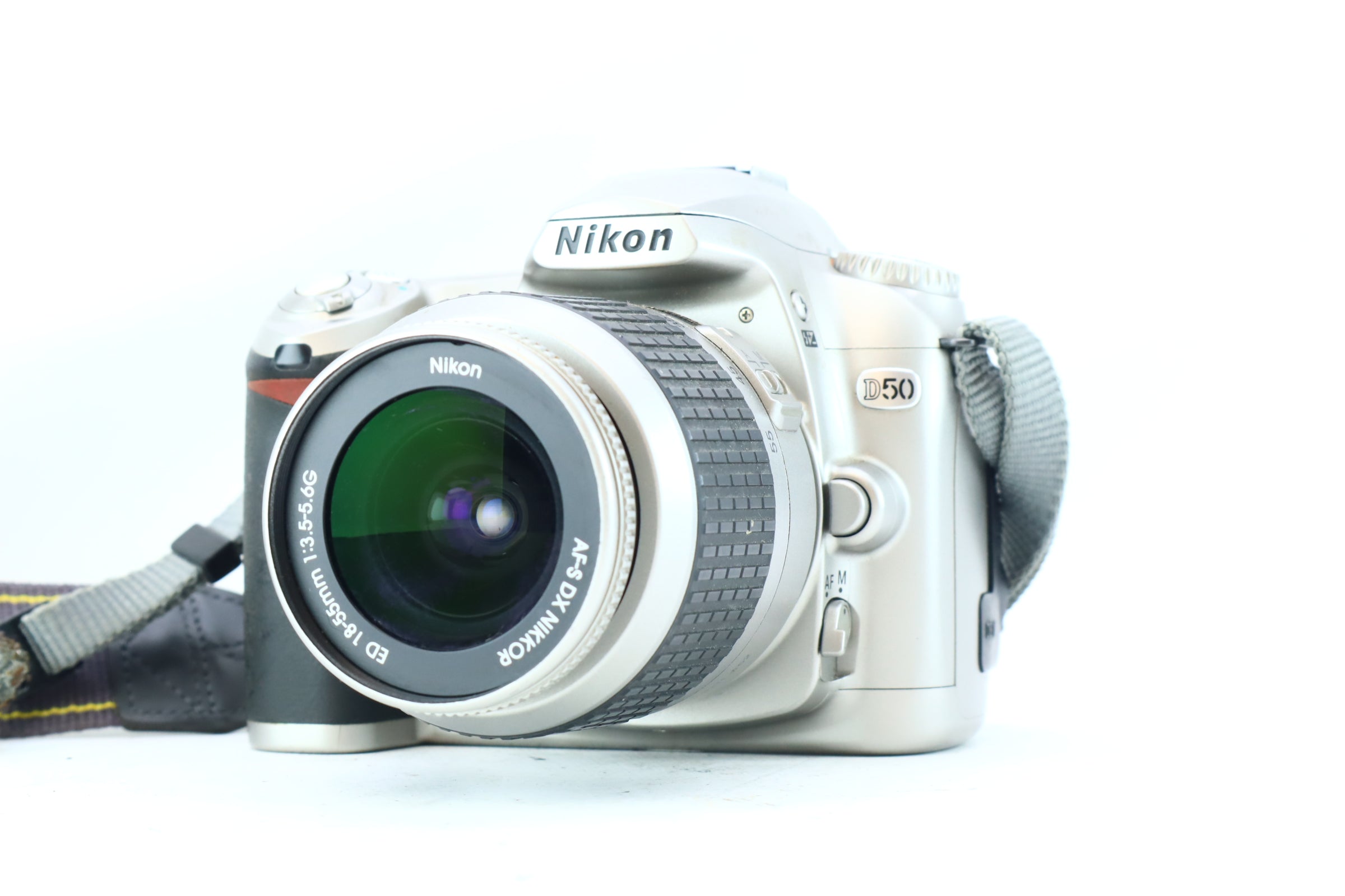 Nikon D50/DX AF-S NIKKOR 18-55mm 1:3.5-5.6G ED デジタル一眼レフ