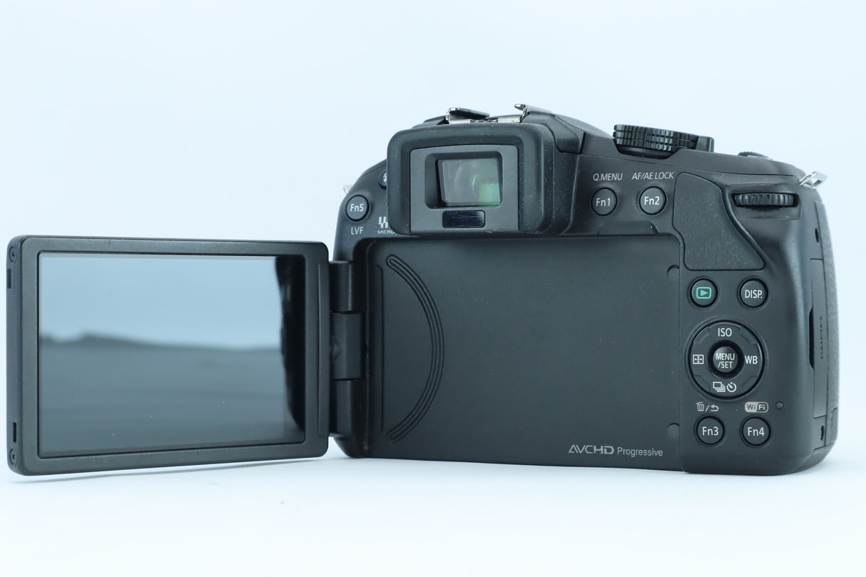 Panasonic Lumix G6 + Lumix G Vario 14-42mm II Mega O.I.S.