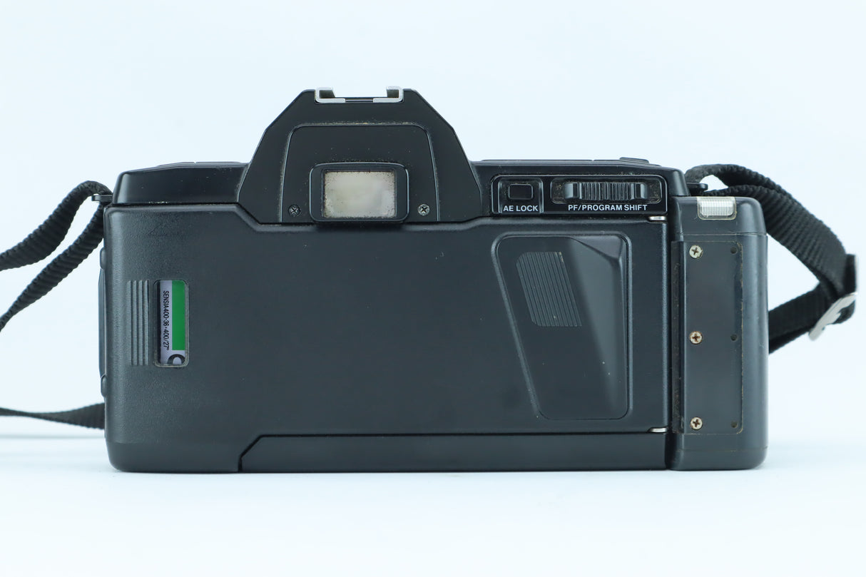 Olympus OM-77AF + Olympus AF 35-70mm f/3.5-4.5 Lens