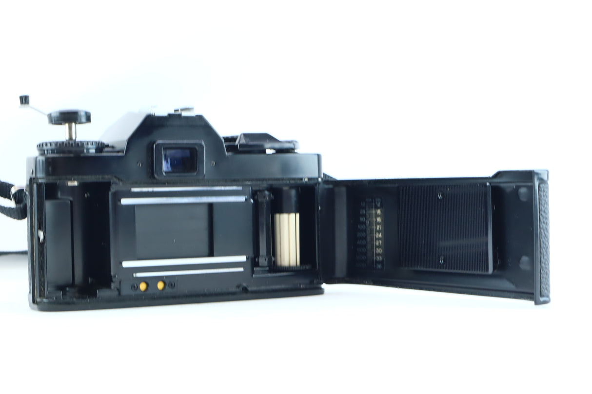 Ricoh KR-10 with Rikenon P 35-70mm f/3.5-4.5 Macro
