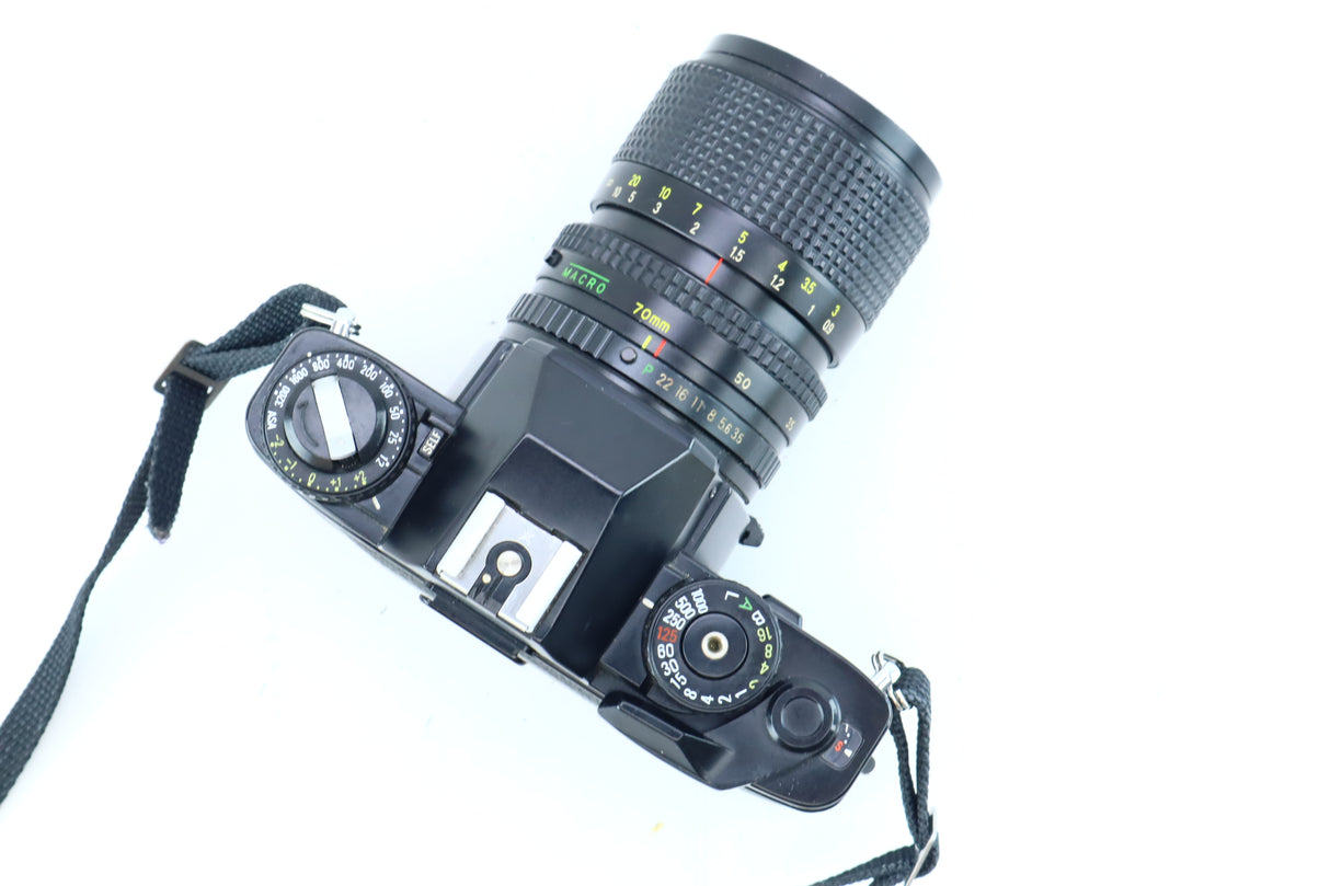Ricoh KR-10 with Rikenon P 35-70mm f/3.5-4.5 Macro