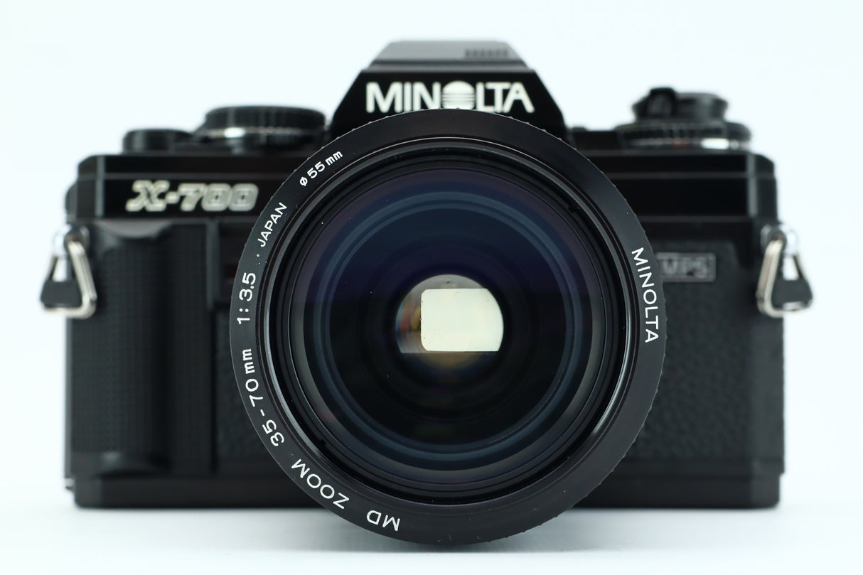 Minolta X-700 + MD zoom 35-70mm 3,8
