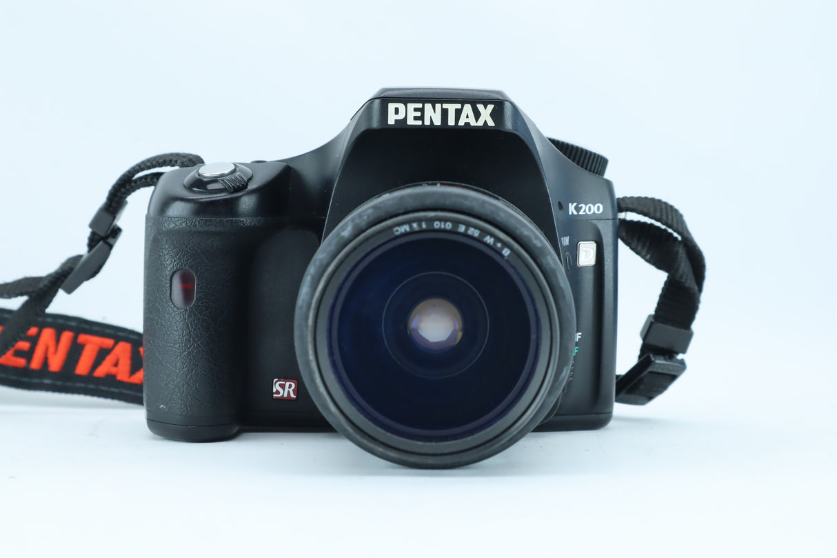 Pentax K200D with Pentax SMC FA 28-70mm f/4 AL Lens