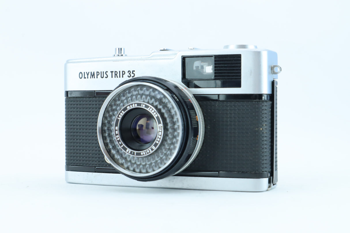 Olympus Trip 35 - Sharp Olympus D.Zuiko 40mm f/2.8 Prime Lens