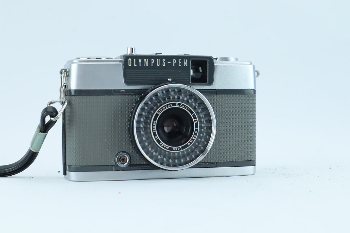 Olympus PEN-EE.2 - Sharp Olympus D.Zuiko 28mm f/3.5 Prime Lens