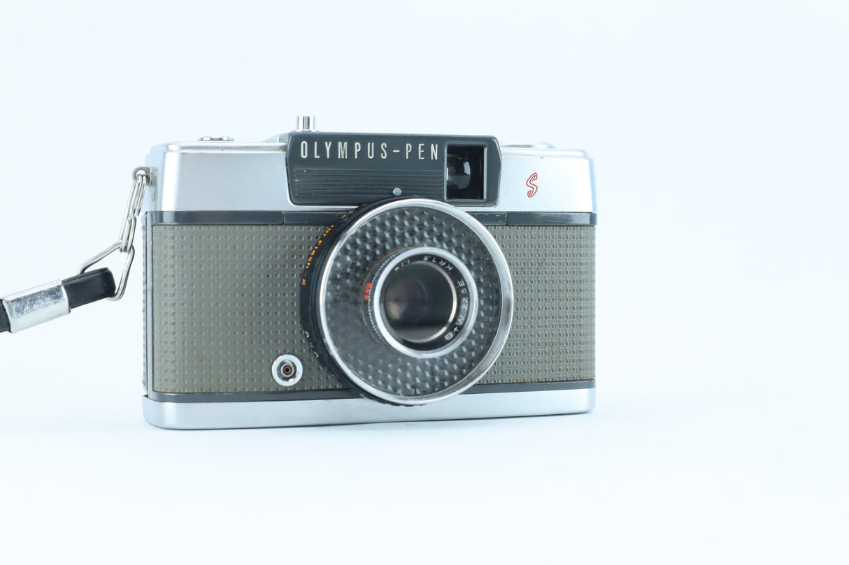 Olympus PEN-EES -  Sharp Olympus D.Zuiko 30mm f/2.8 Prime Lens
