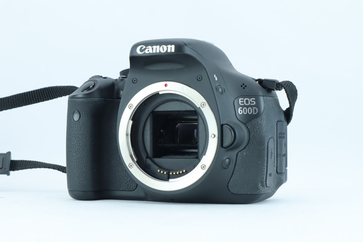 Canon EOS 600D - High-Resolution 18MP Creative Digital SLR