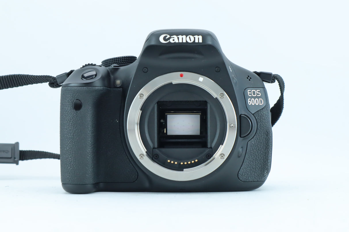 Canon EOS 600D - High-Resolution 18MP Creative Digital SLR