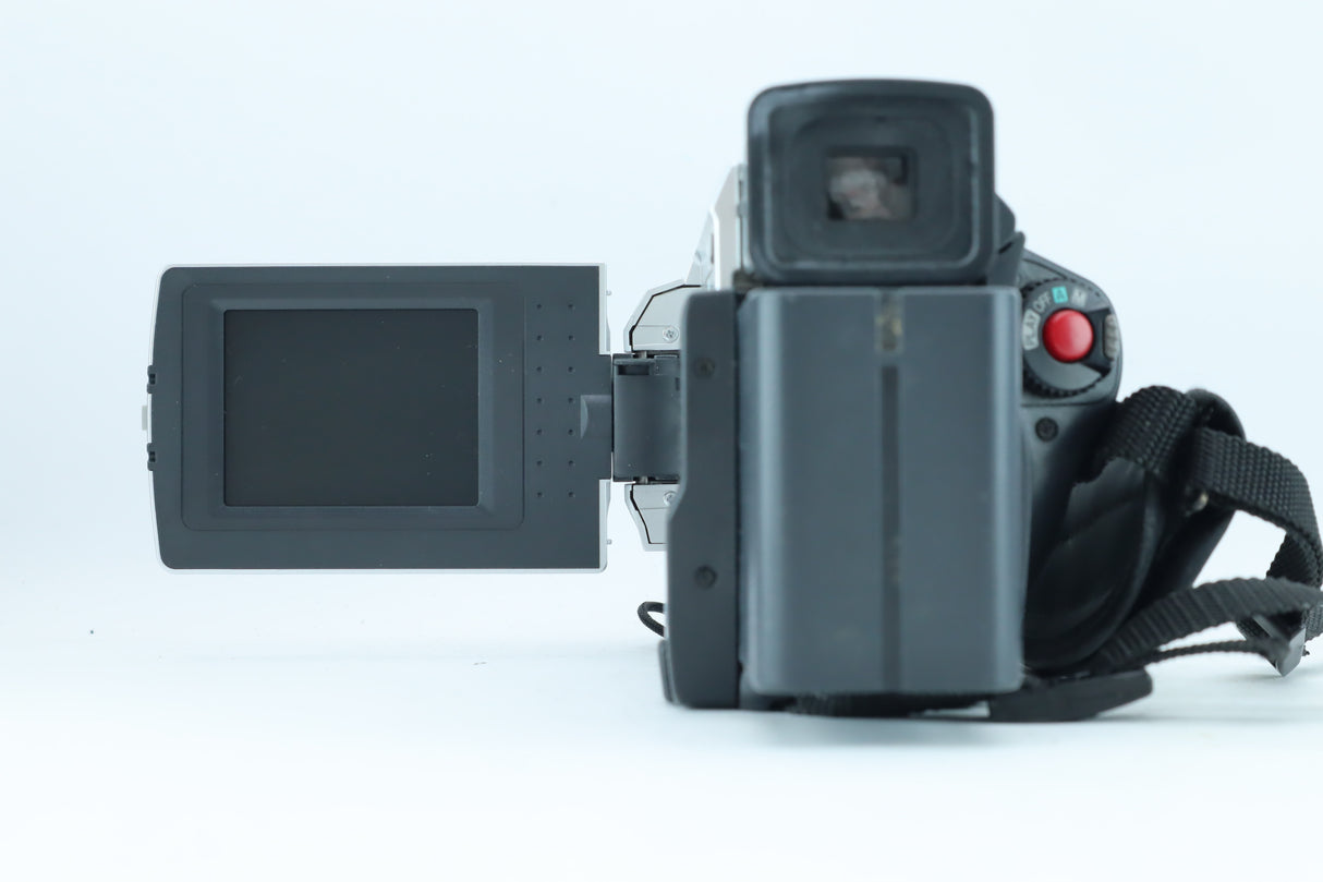 JVC GR-DVL157E with 3.6-36mm f/1.8 10x Optical Zoom Lens