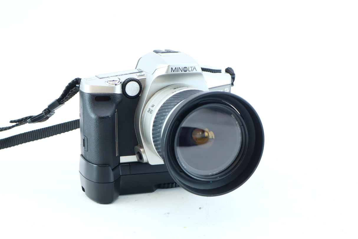Minolta Dynax 5 35mm SLR Kit with AF Zoom 28-80mm f/3.5-5.6 D