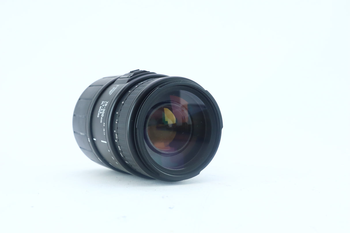 Sigma 70-300mm f/4-5.6 DL Macro
