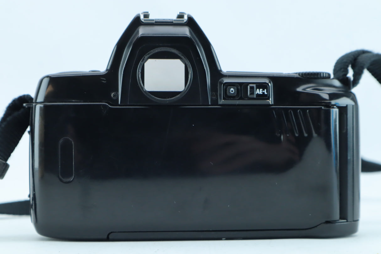 Nikon F-801 with AF Nikkor 35-70mm f/3.3-4.5 Lens