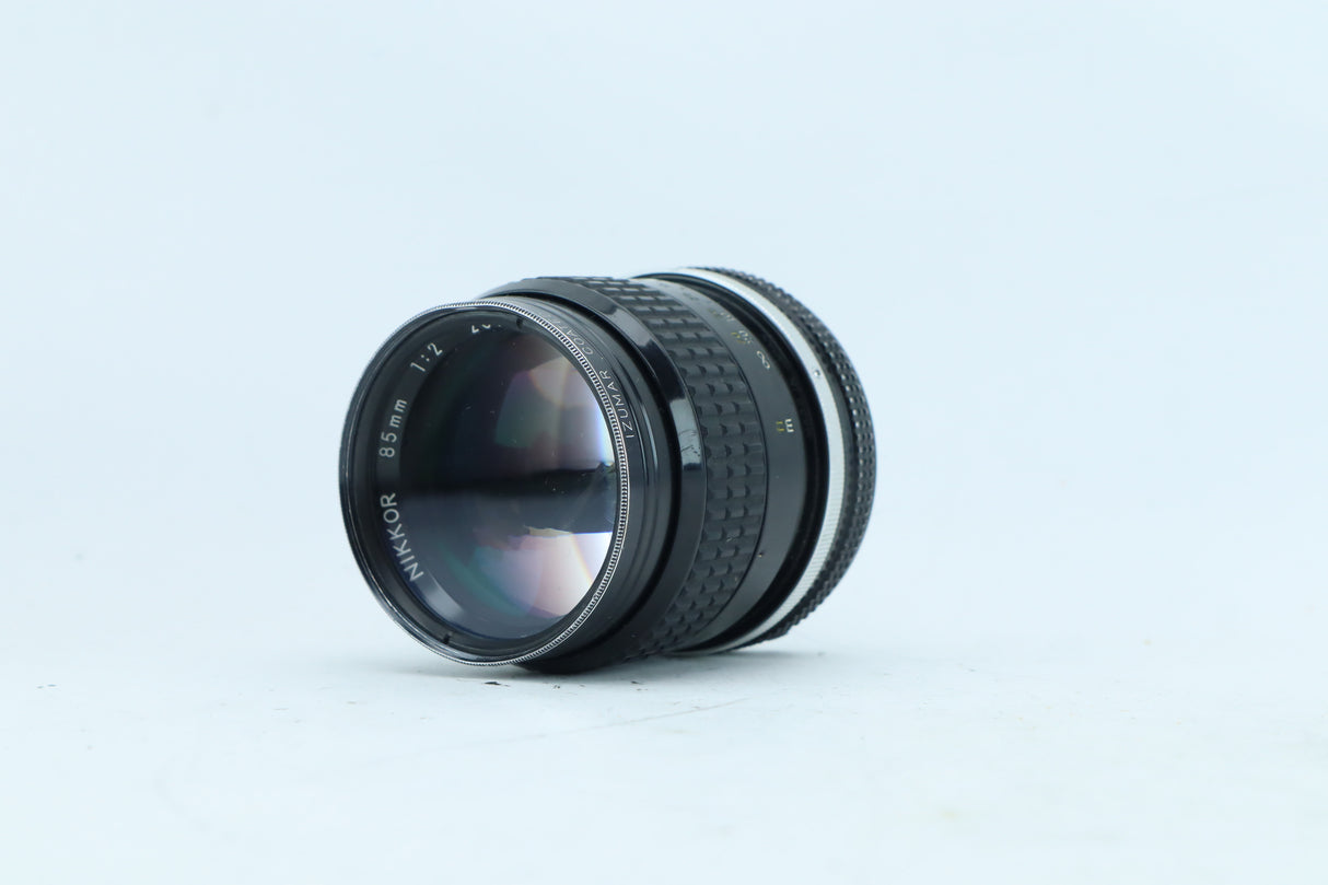 Nikon Nikkor 85mm f/2 with Izumar 52mm UV Filter | S/N: 201900