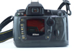 Nikon D70 Digital SLR Kit with AF-S DX Zoom-Nikkor 18-70mm f/3.5-4.5G IF-ED