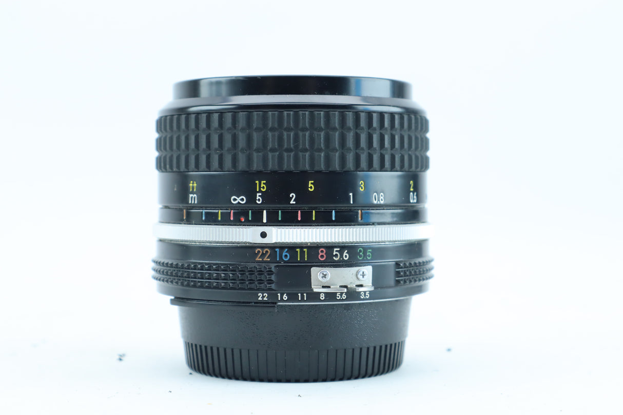 Nikon Nikkor 28mm f/3.5