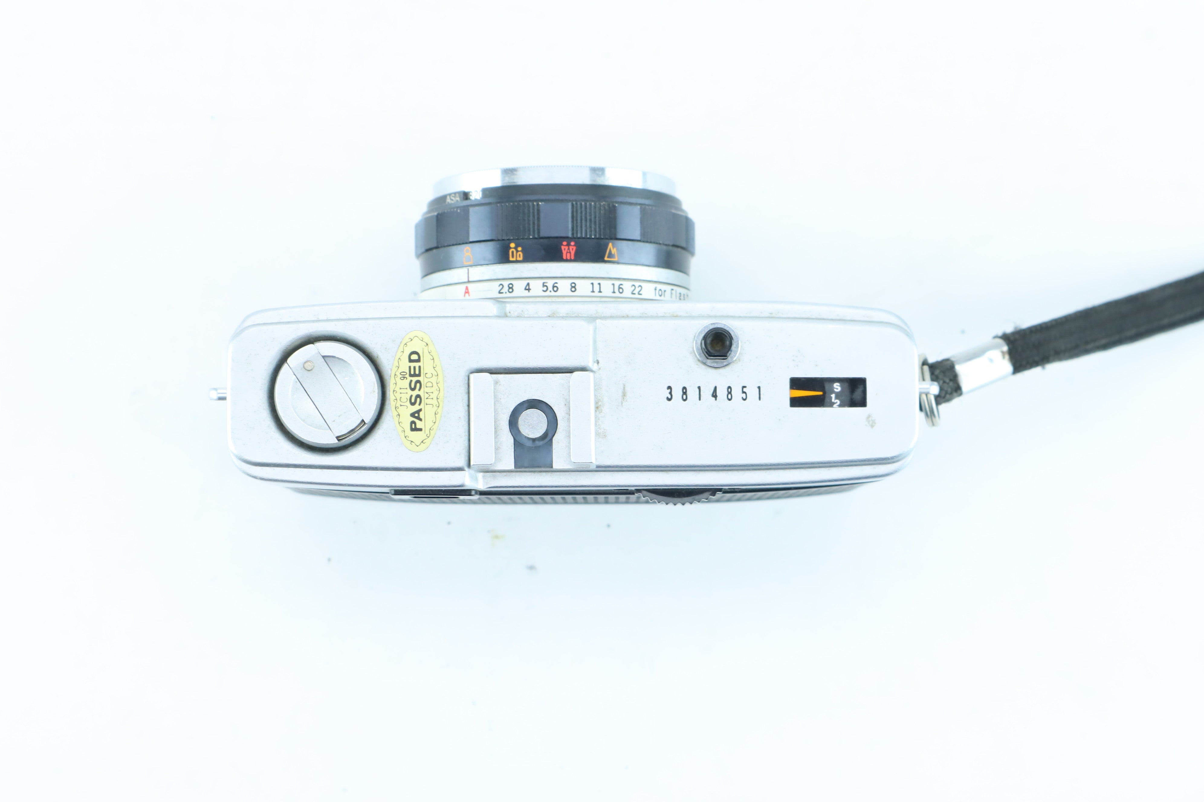 Olympus Trip 35 with D.Zuiko 40mm f/2.8 – Hard to Find Camera Store