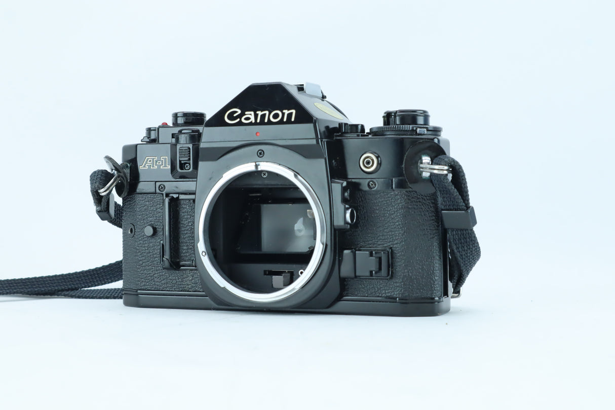 Canon A-1 | S/N: 923406