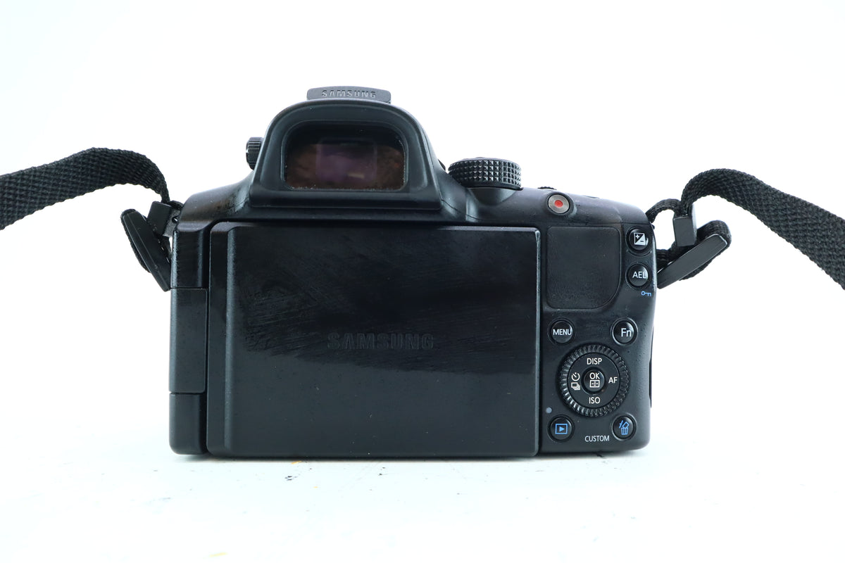 Samsung NX20 Mirrorless Kit with 18-55mm f/3.5-5.6