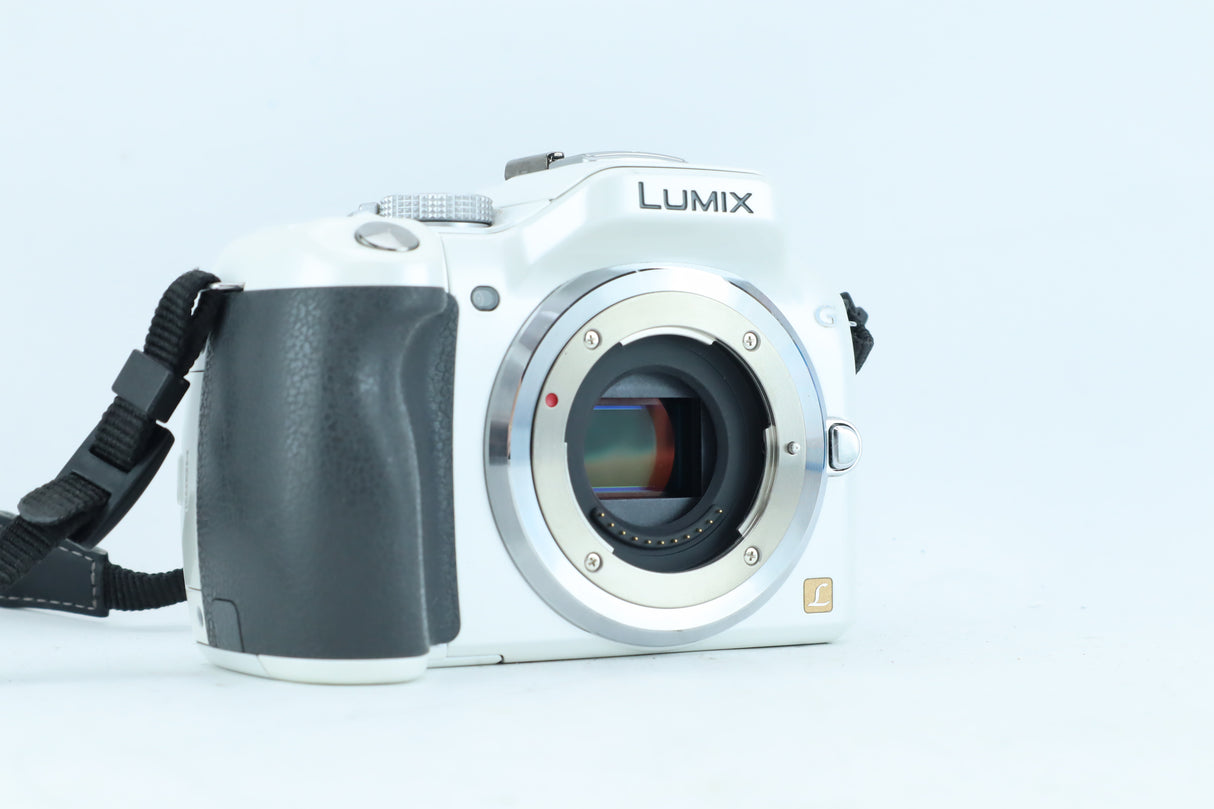 Panasonic Lumix DMC-G5 | S/N: WE3CA001006