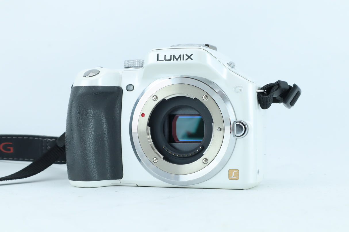 Panasonic Lumix DMC-G5 | S/N: WE3CA001006