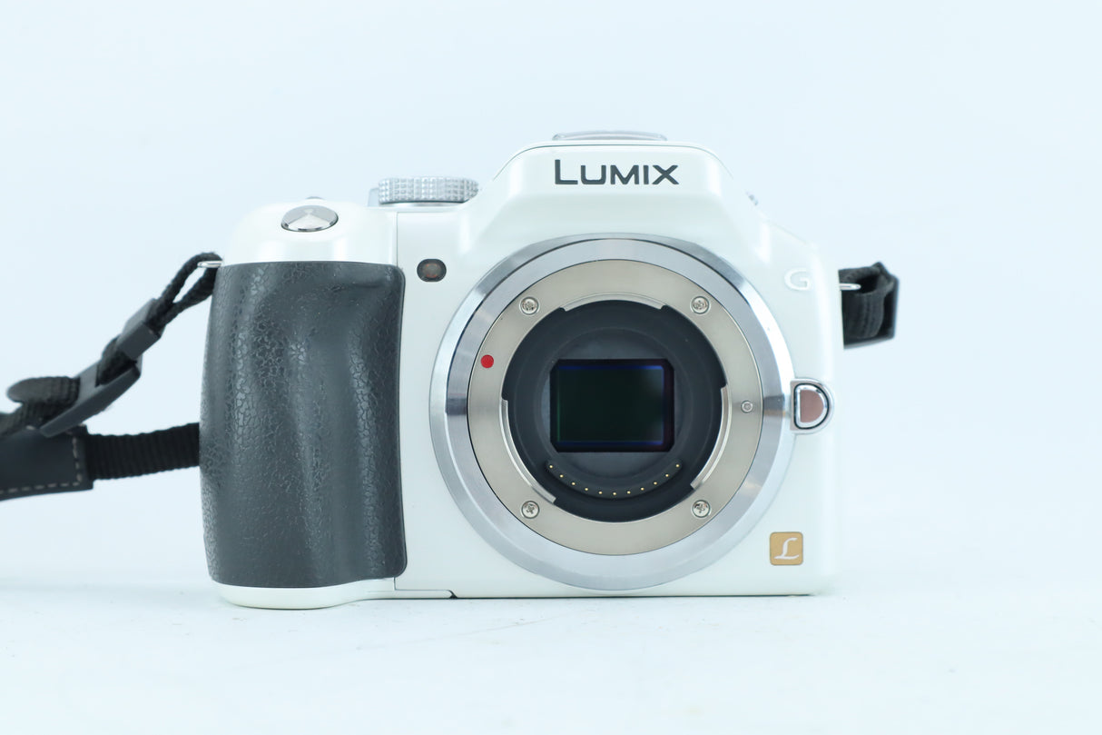 Panasonic Lumix DMC-G5 | S/N: WE3CA001006