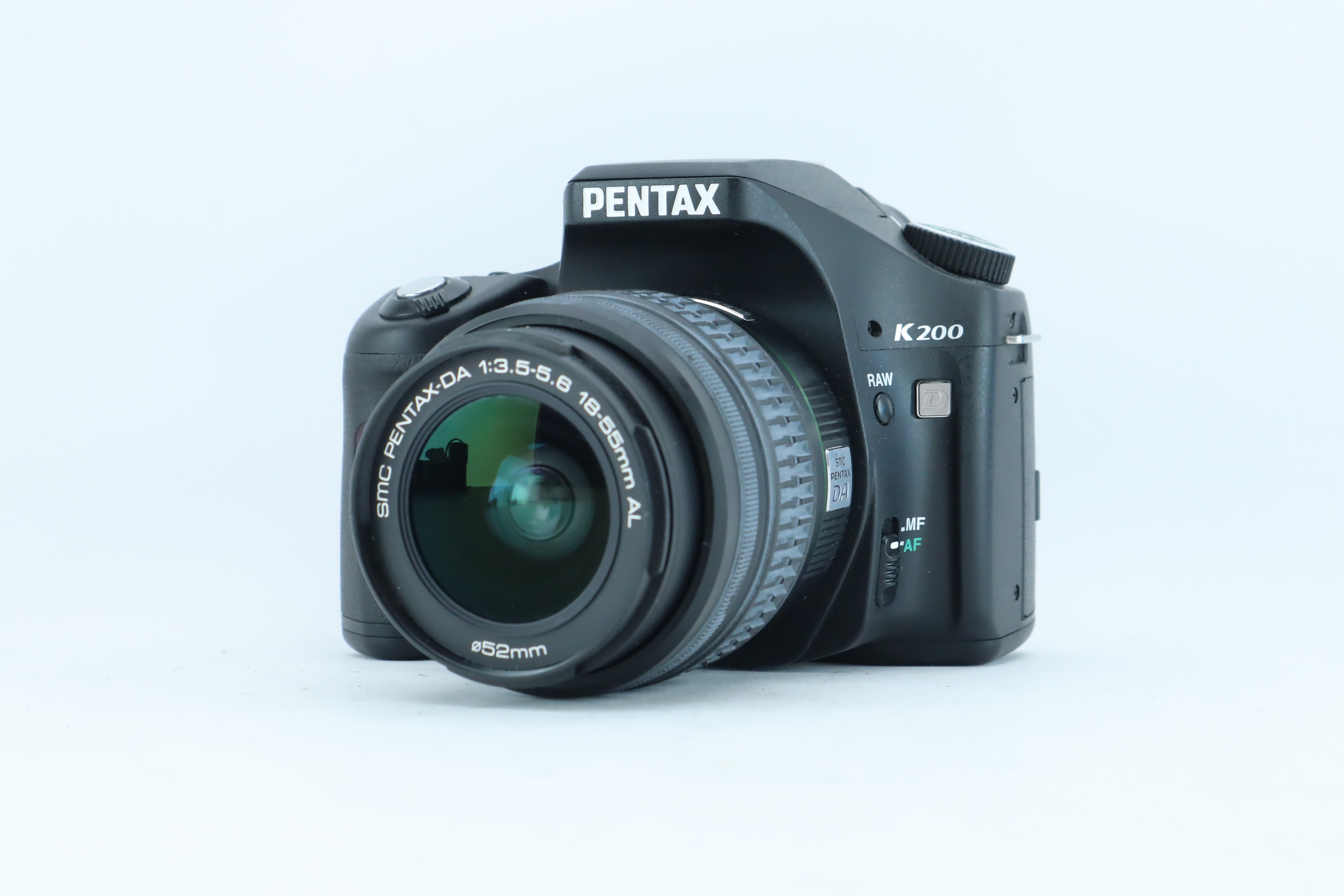 Pentax K200D with SMC Pentax-DA 18-55mm f/3.5-5.6 AL | S/N