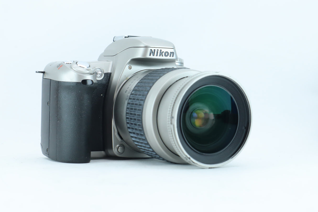 Nikon F75 with AF Nikkor 28-80mm f/3.3-5.6G | S/N: 2179095