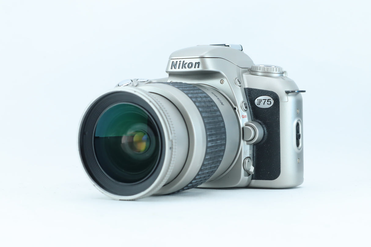 Nikon F75 with AF Nikkor 28-80mm f/3.3-5.6G | S/N: 2179095