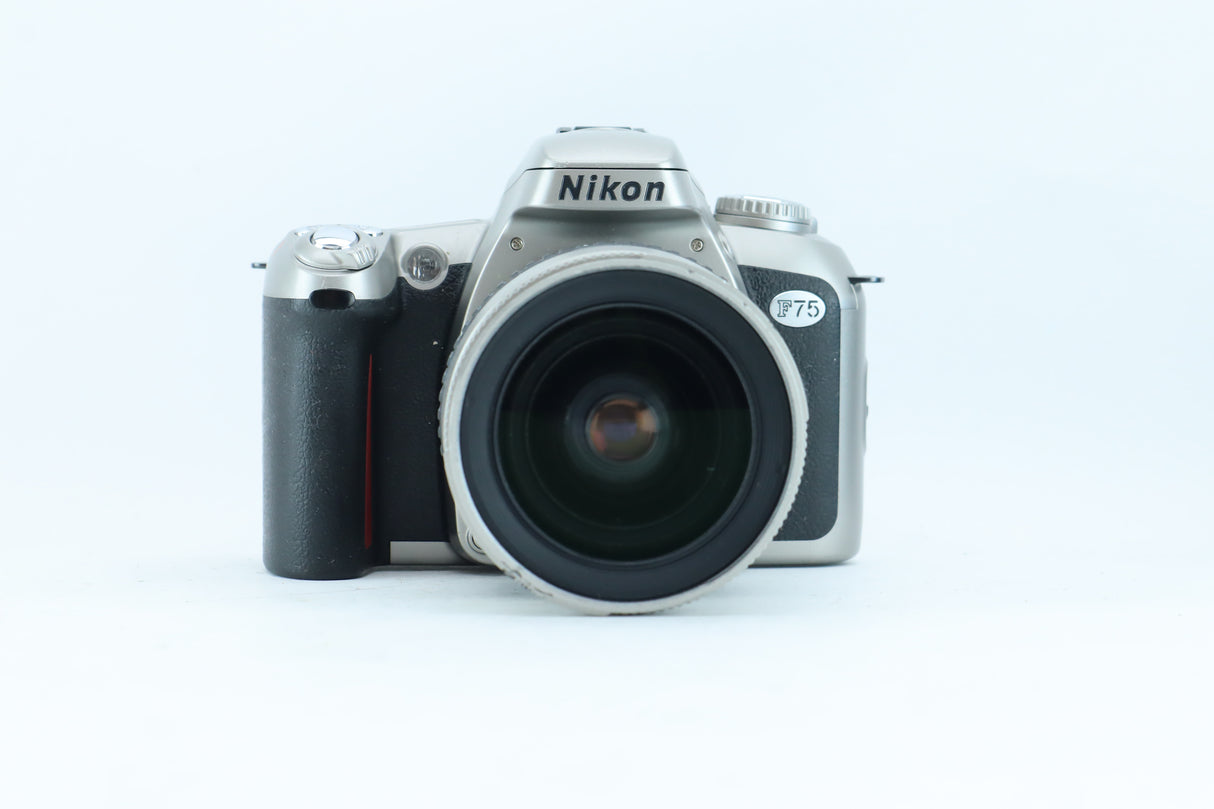 Nikon F75 with AF Nikkor 28-80mm f/3.3-5.6G | S/N: 2179095