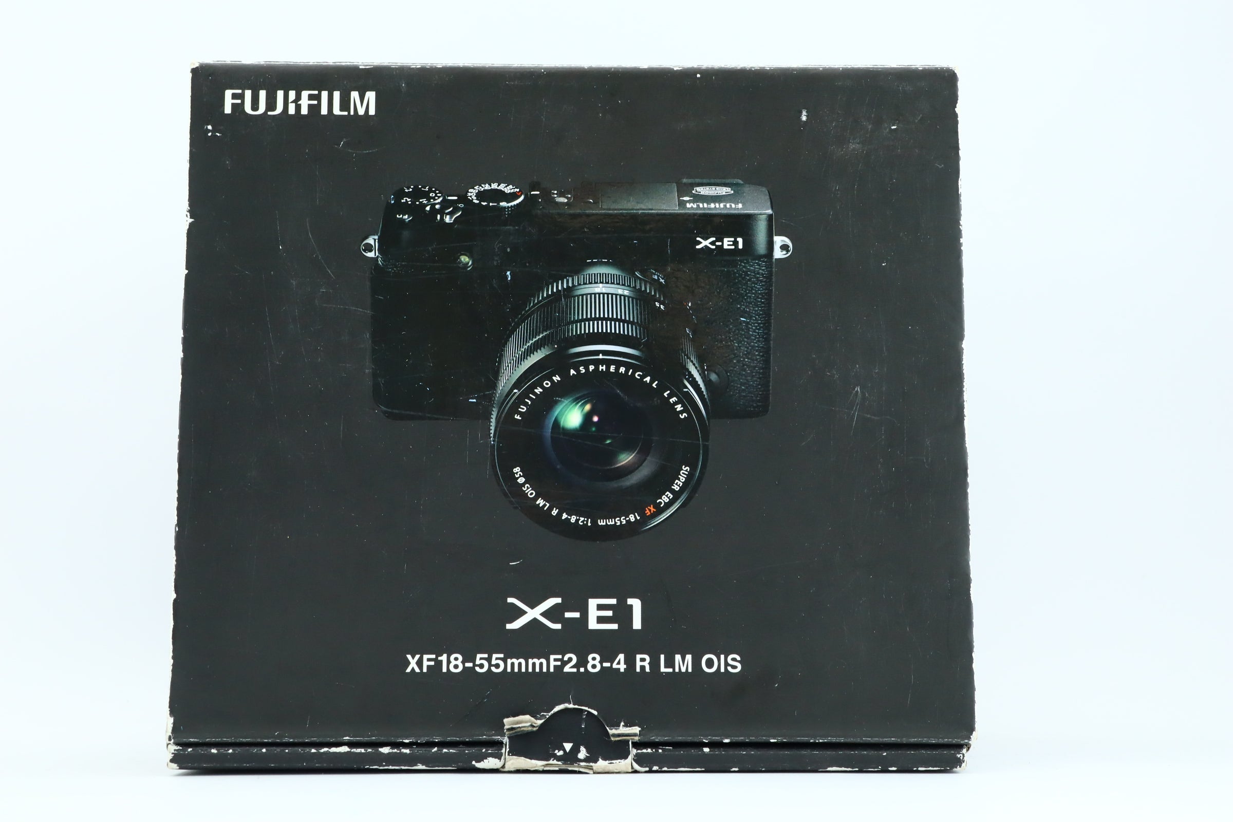 Fujifilm X-E1 ミラーレスカメラ XF18-55mm 10年越しの歳月を経て、僕のもとへ初代機FUJIFILM X-E1がやって来た