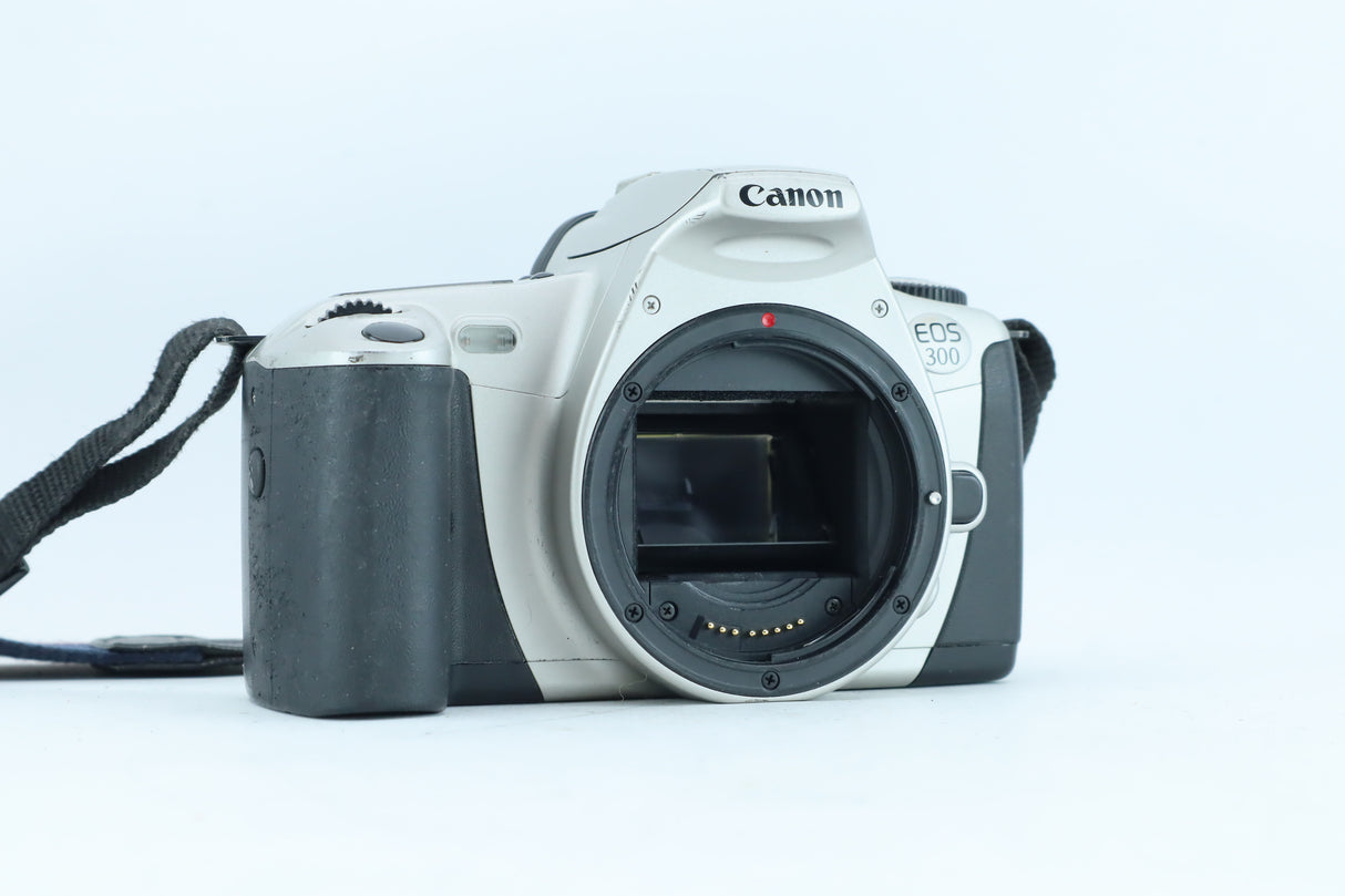 Canon EOS 300 (Body Only) | S/N: 3905672
