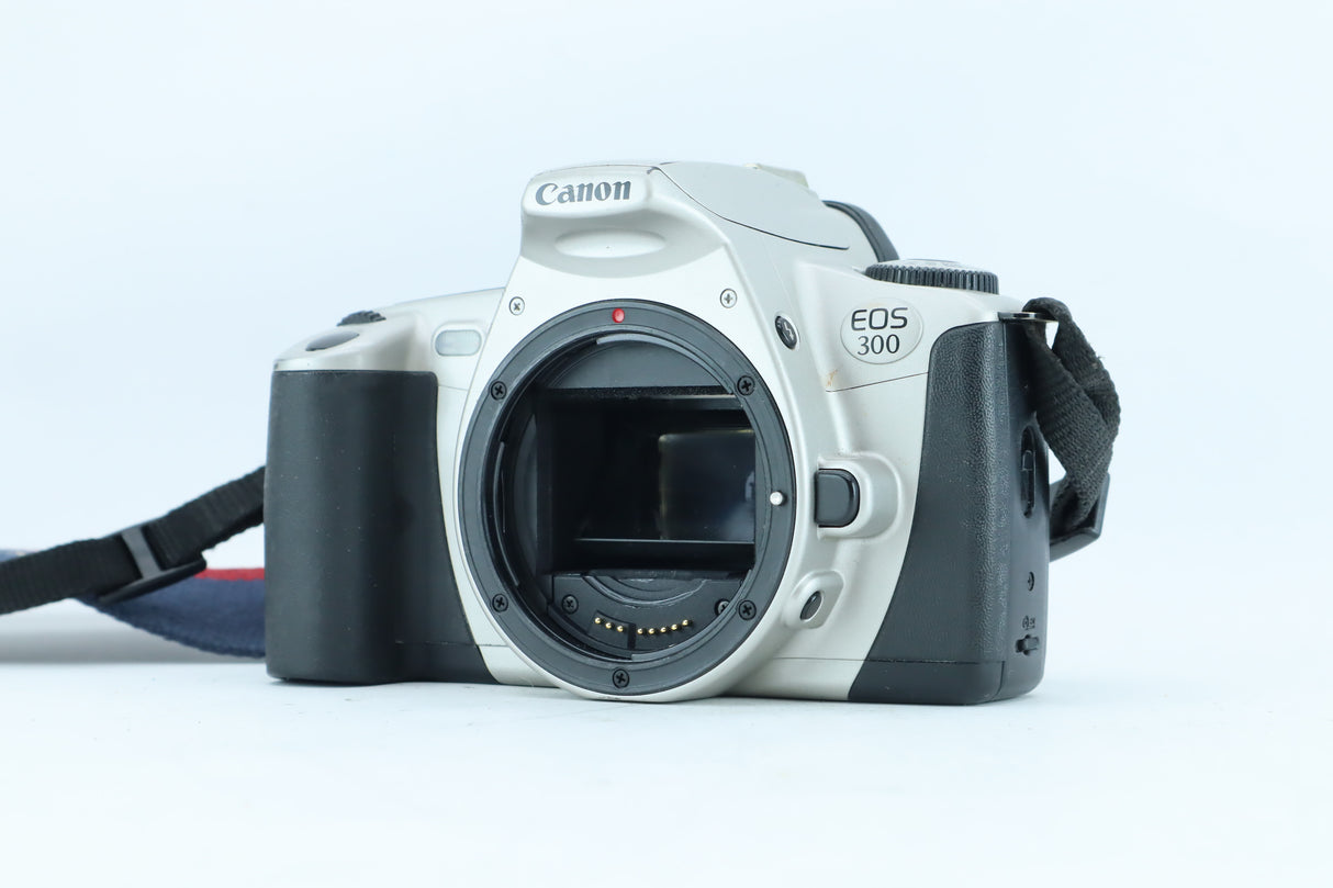 Canon EOS 300 (Body Only) | S/N: 3905672