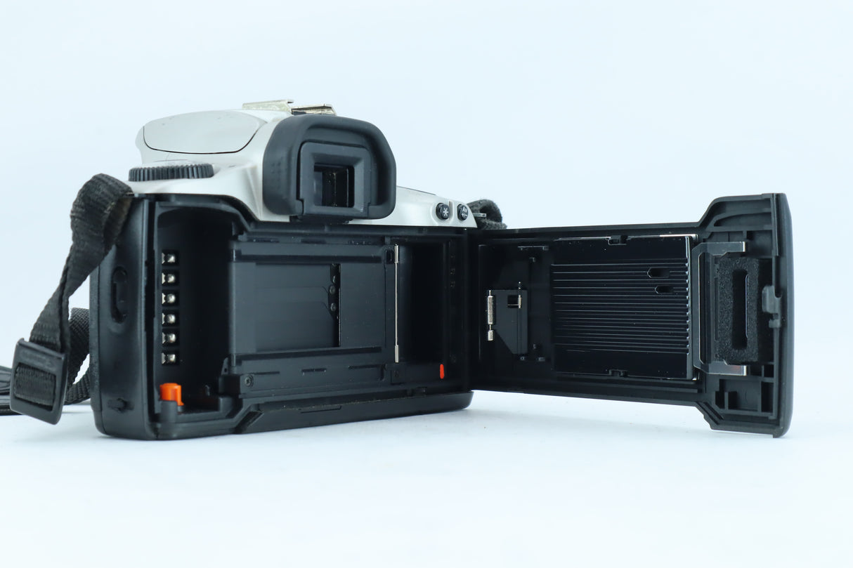 Canon EOS 300 (Body Only) | S/N: 3905672