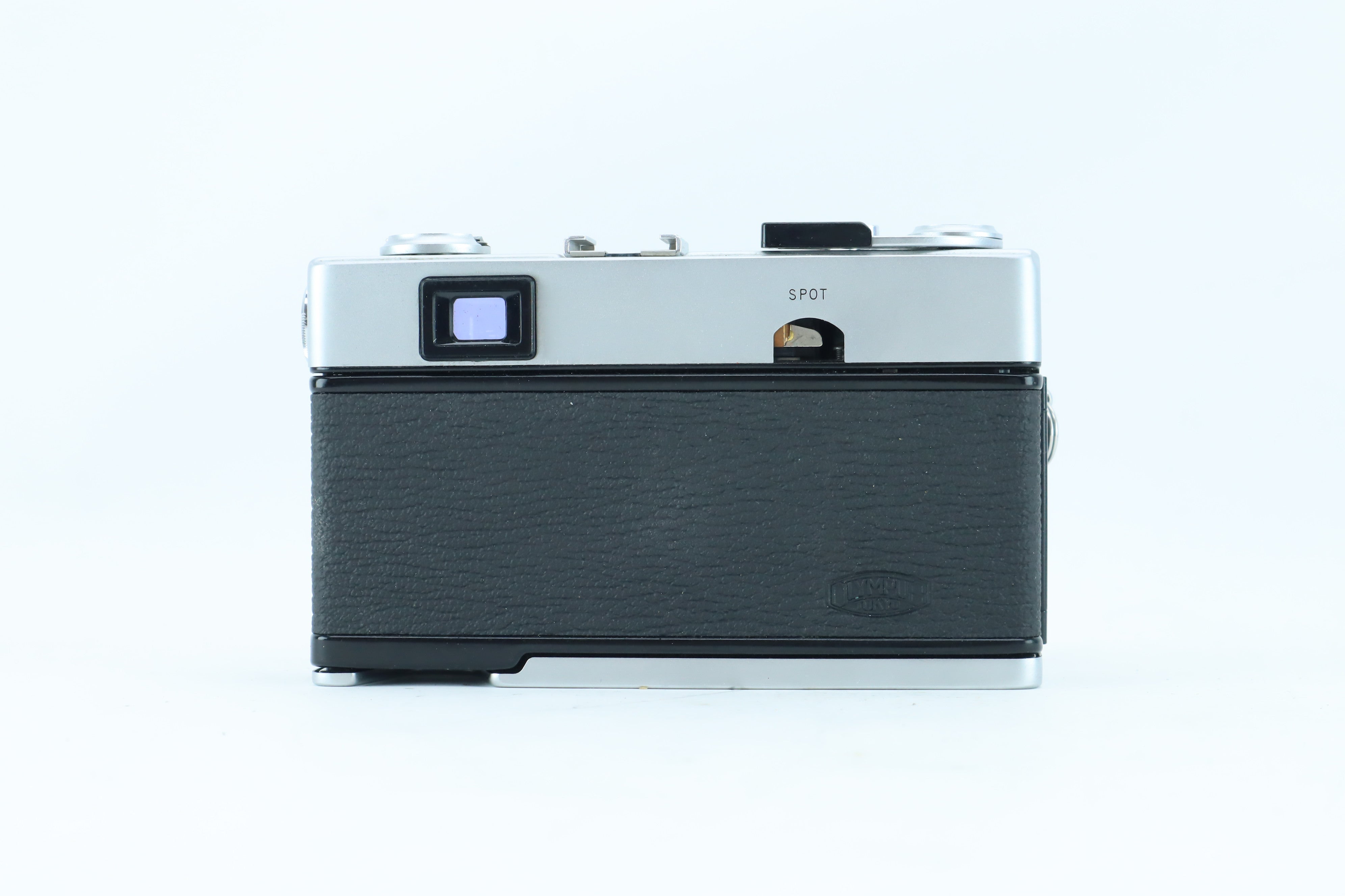 Olympus 35 SP with 42mm f/1.7 G. Zuiko | S/N: 334432 – Hard to