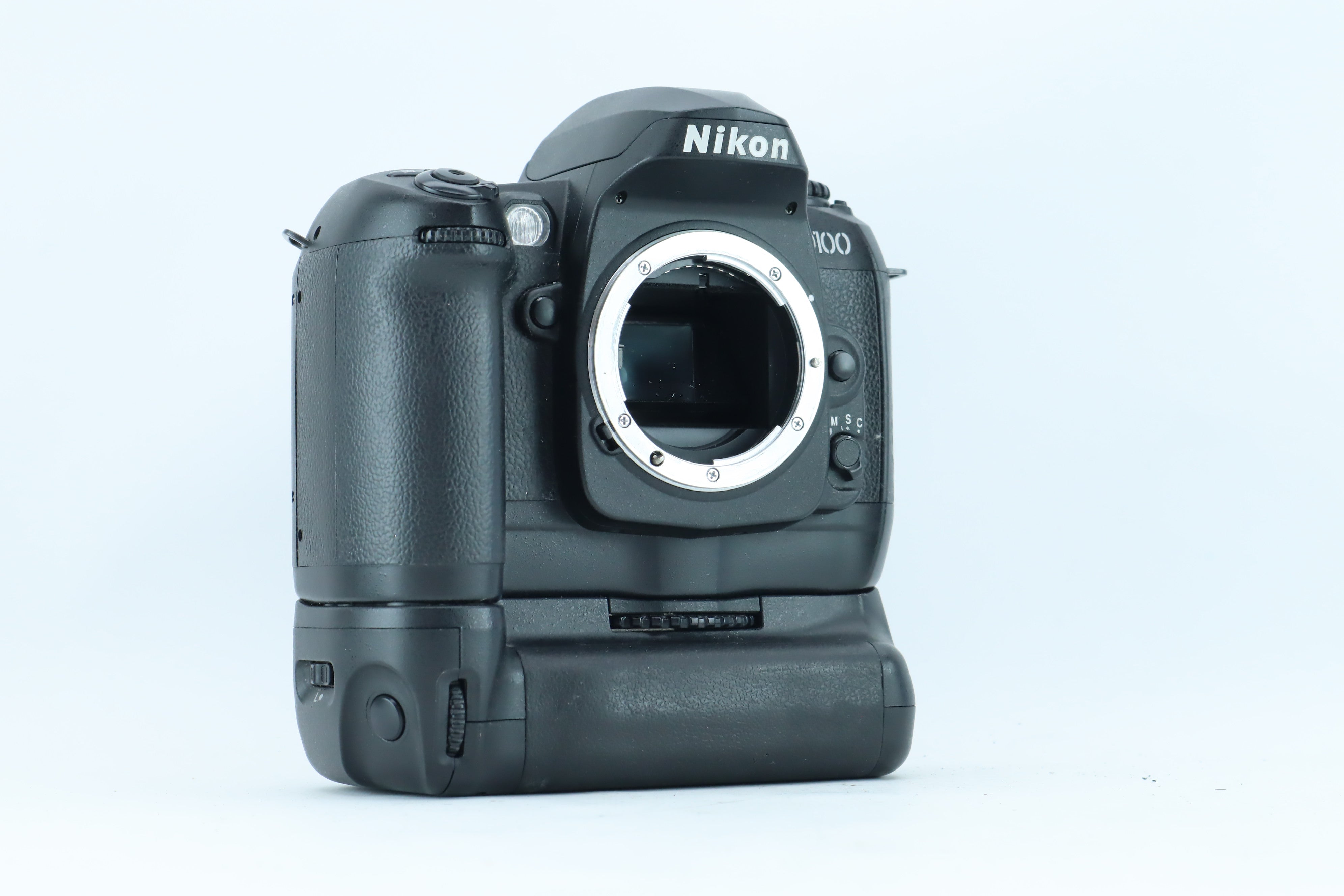 Nikon D100 ボディ Nikon D100 (Body Only) – Hard to Find Camera Store