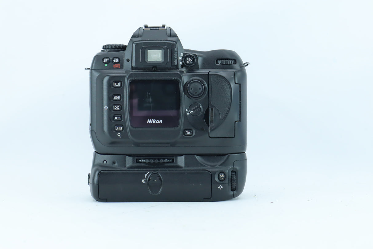 Nikon D100 (Body Only)